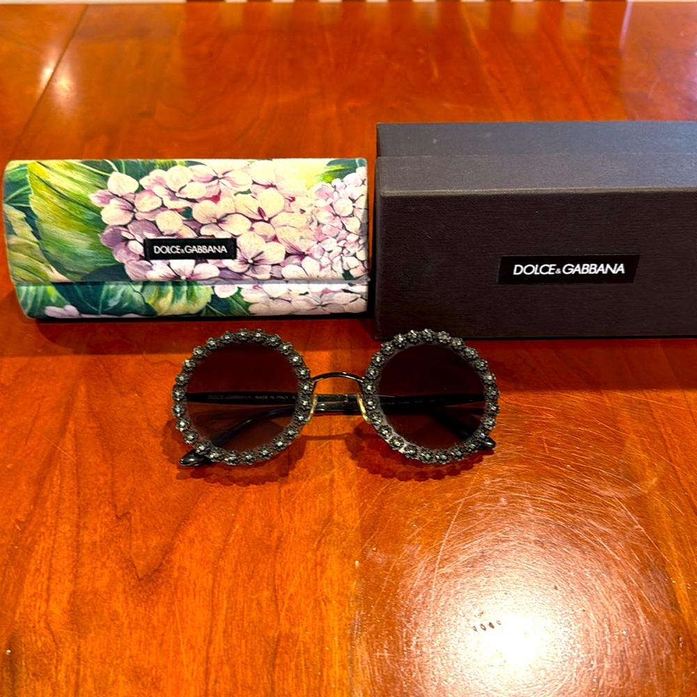 Dolce & Gabbana Daisy Round Sunglasses